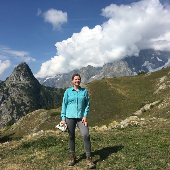 Meet your Posher, Laura - Picture 1 of 1